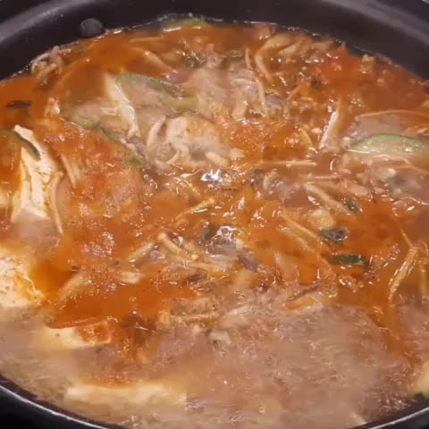  숯불향제육 과 차돌된장찌개