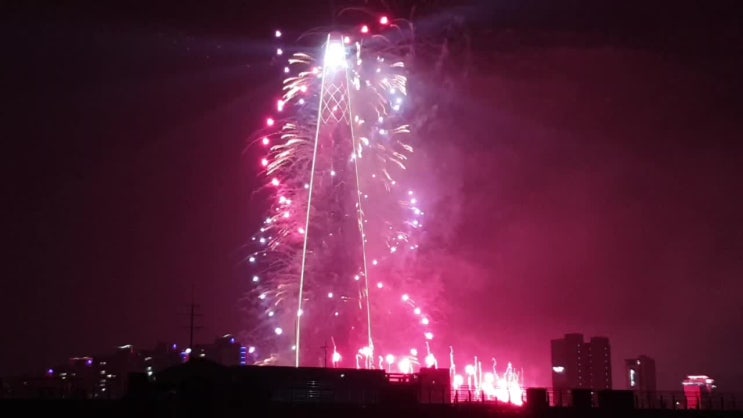  잠실 불꽃 축제 2019년 5월 4일 토요일 롯데월드타워불꽃축제~~잠실석촌호수벚꽃축제 #유니시티유니크패밀리유여림유남주 입니다.