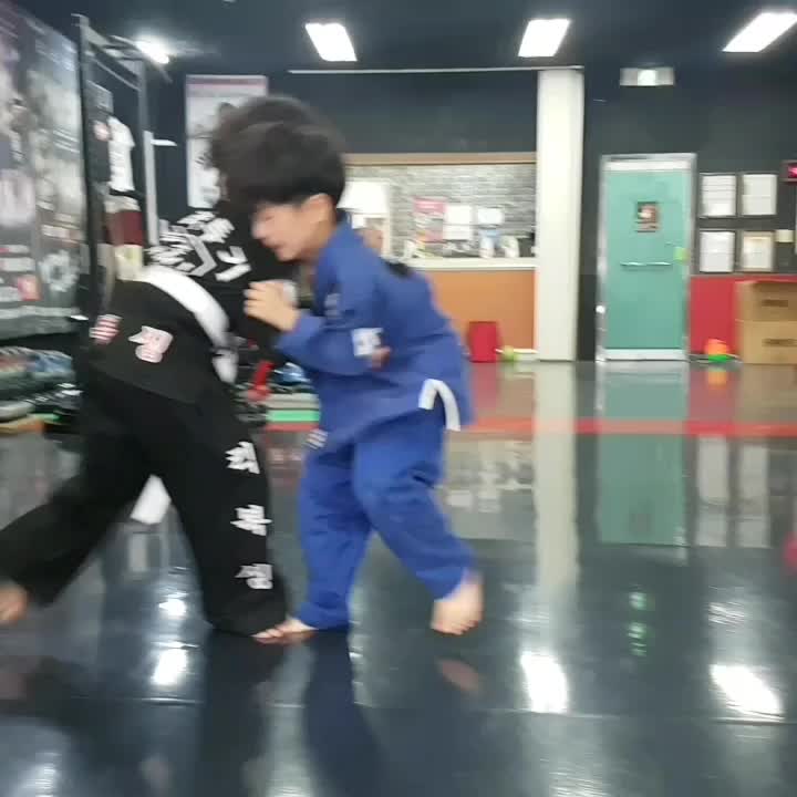  금요일 유산소 운동후 키즈주짓수스파링