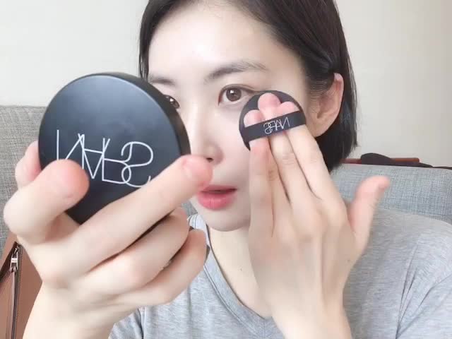  쿠션유목민 생활 끄읕!! 나스 아쿠아 글로우 쿠션(남산컬러) vs 아르마니 쿠션 vs 클리오 누디즘 쿠션 vs 임블리 블리블리 광채쿠션 최종승자는?!!!!!