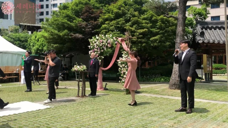  부산/울산/창원/경남 야외 결혼식 신랑입장