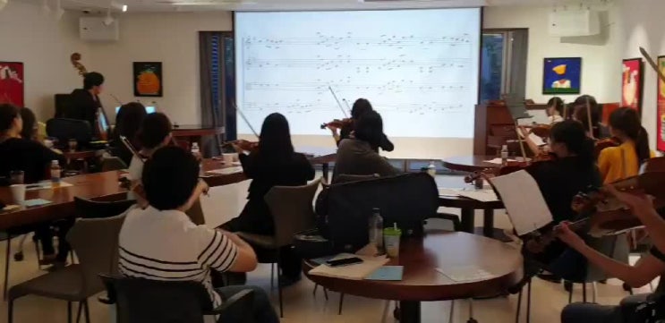  "바이올린과 사랑에 빠진 사람들" 정기모임