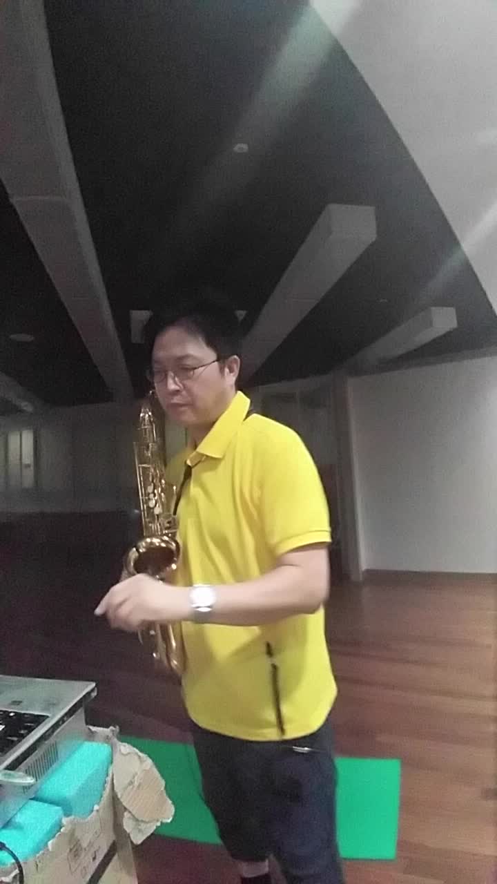  낙엽은지는데