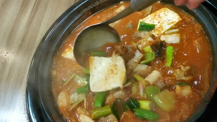  부천 옥길동 맛집:묵은지 김치찌개 먹으러 옥길장터식당으로!