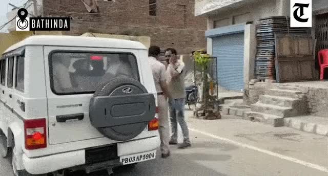  도구없어도 열일하는 인도경찰