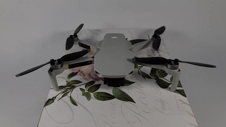  DJI 매빅 미니 플라이 모어 콤보 개봉 및 보리밭 촬영 실제 비행영상 가볍고 휴대하기 좋아요. 내년부터 적용되는 드론 법률 규정 알아보기