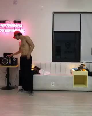  비 인스타그램  근황 근육 영상