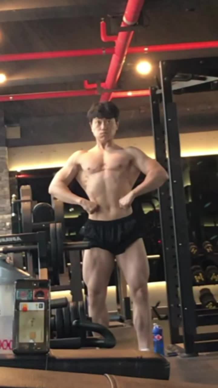  수요일 직장인 공복 어깨 삼두 운동 루틴 헬스 프로그램 일반인 어깨 키우기