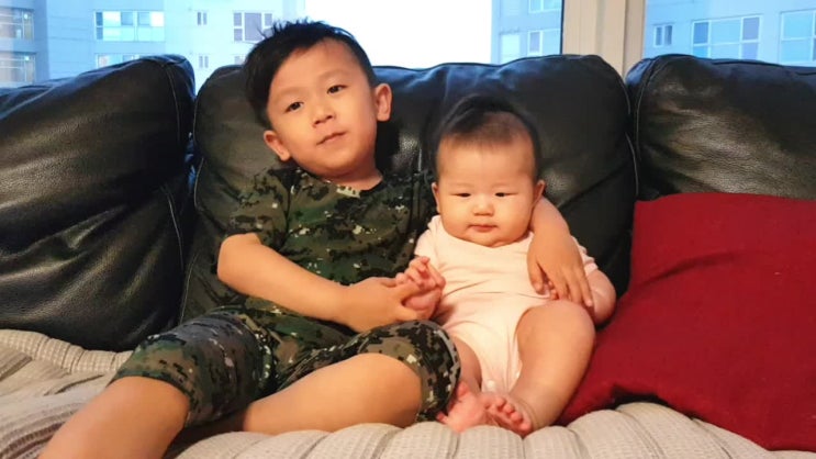  158일 아기 (남매 육아 / 동생이 좋아? 엄마가 좋아 ?)