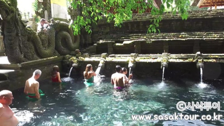  발리 추천여행지 - 성수러운물  성스러운물 (Pura Tirta Empul)