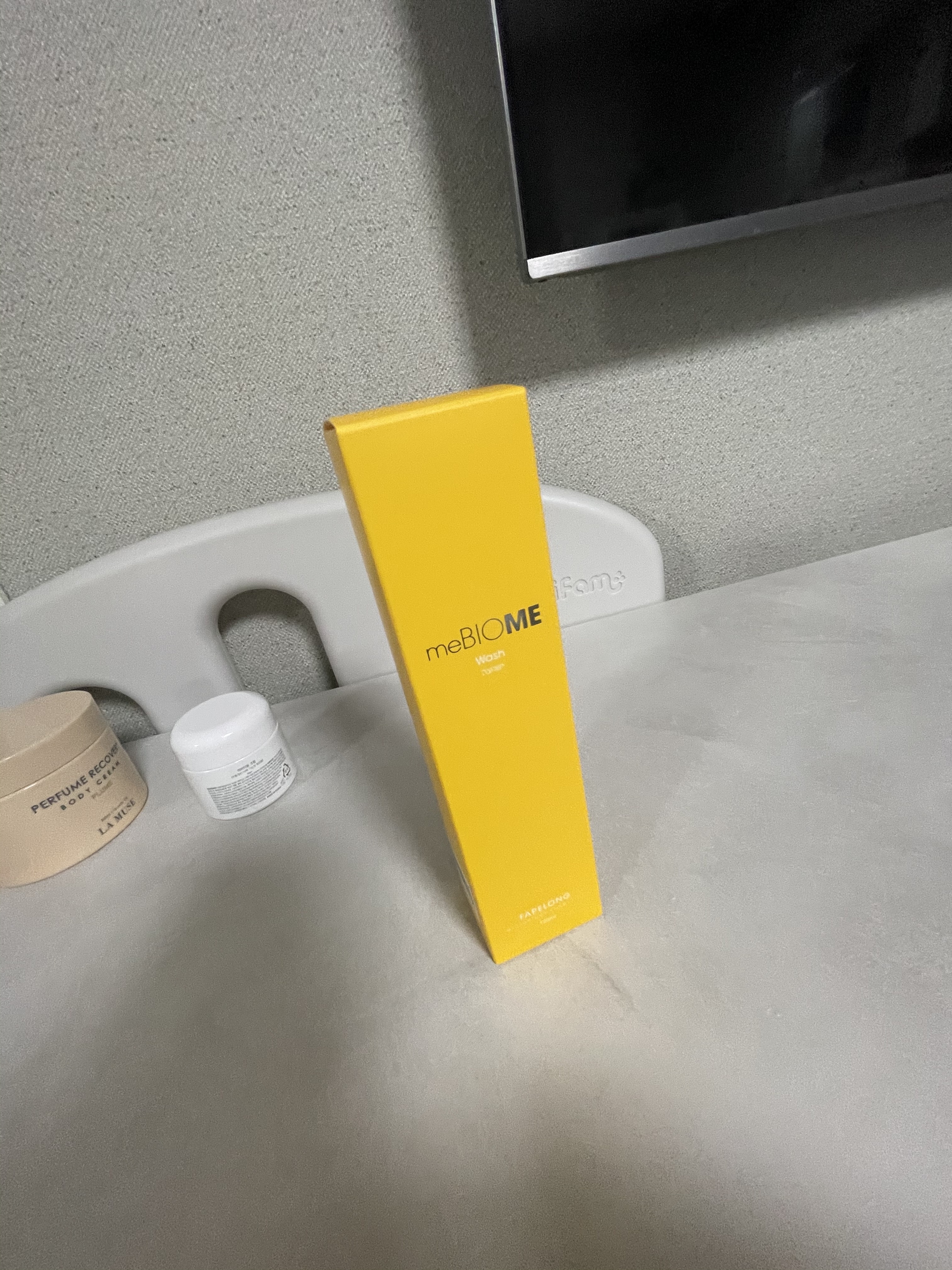 SmartStore review media