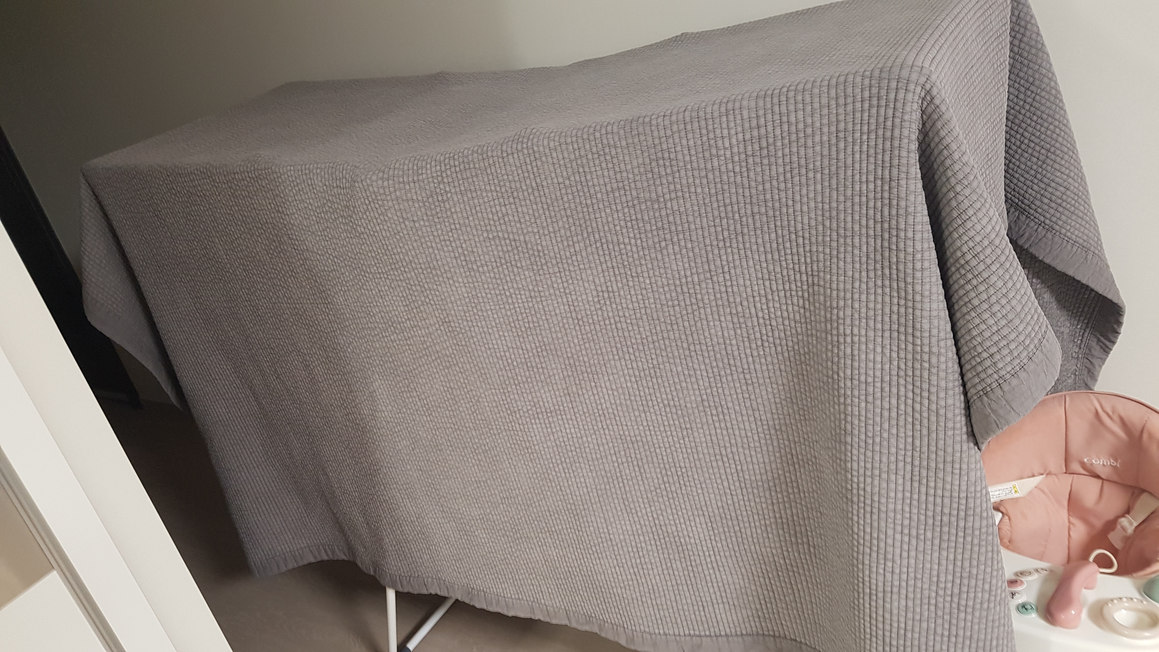 라지킹 사이즈에 좀 크겠지만조금 넉넉한게 좋아서 주문했어요계속 찜해-데코지-리뷰 게시판-고객님들이 남겨주시는 소중하고 생생한 리뷰입니다.