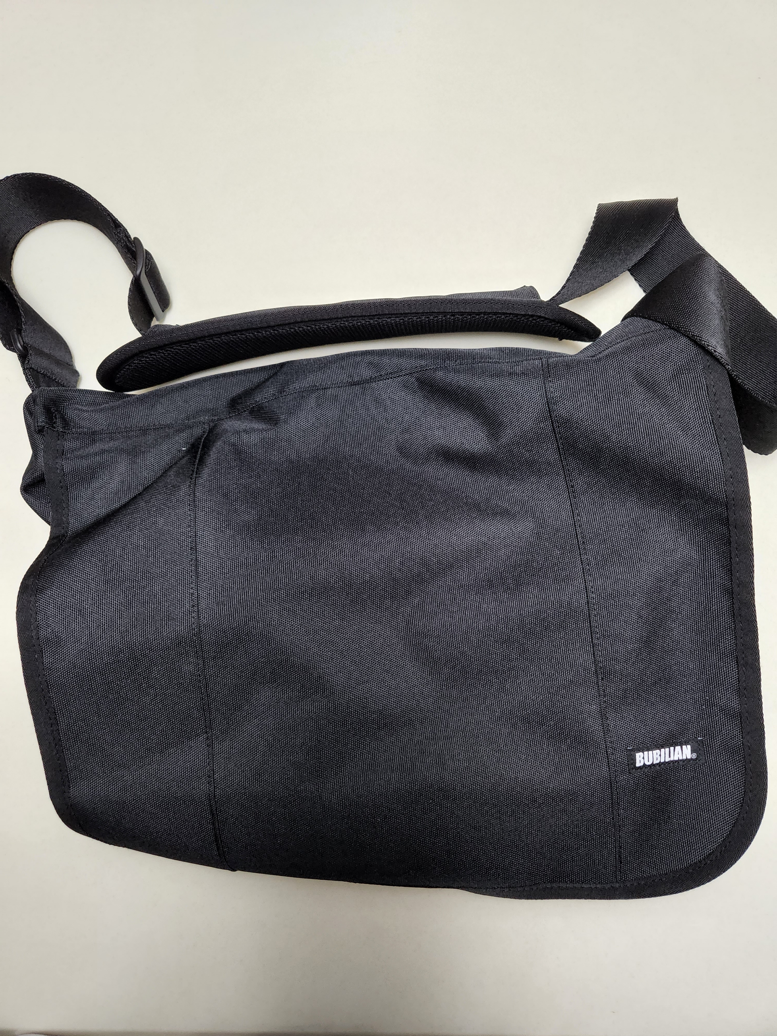 ★【Bubilian】★Bubilian Flutter Simple Messenger Ba.g★ Item bubilian Bubilian Flutter Simple Messenger Bag_Black | GVG