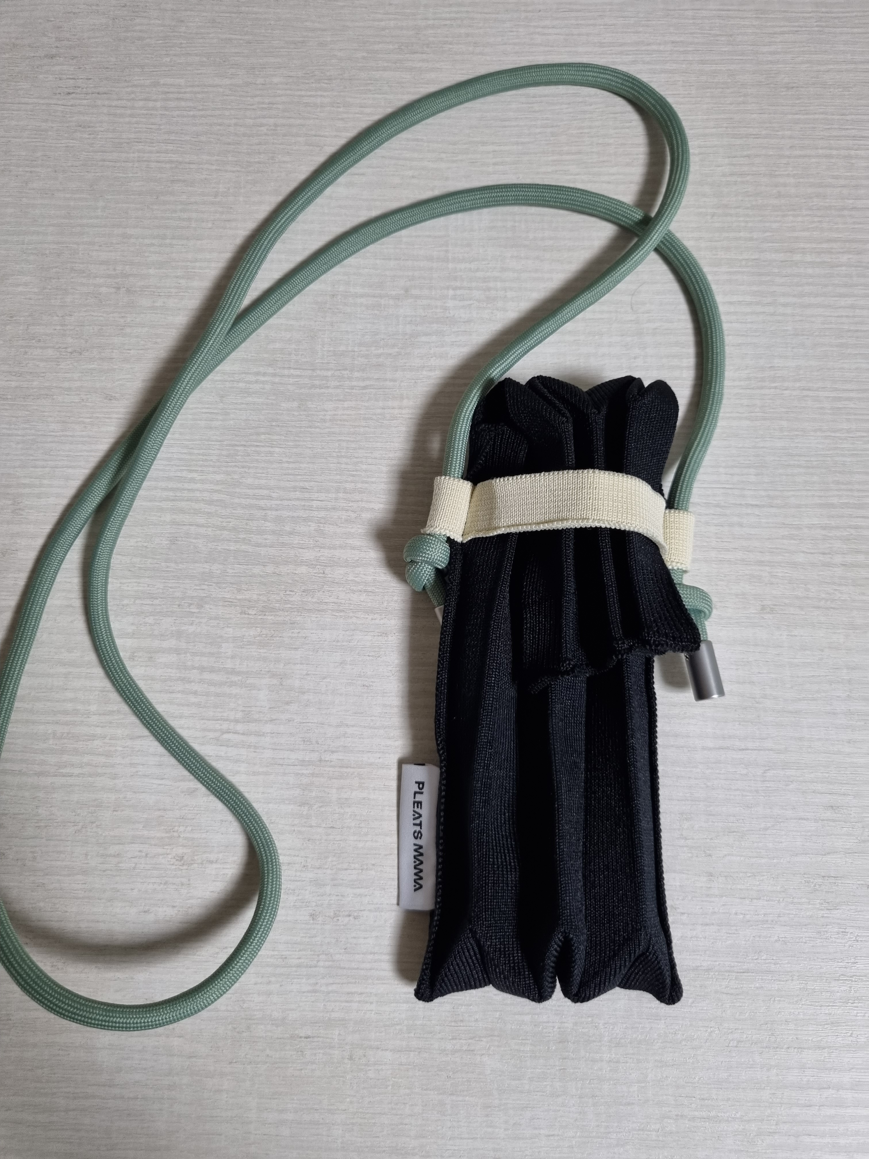 【PLEATSMAMA】☆韓国 人気☆Nano Bag Nano Bag Black : PLEATSMAMA: Sustainable Knit Pleats Bag