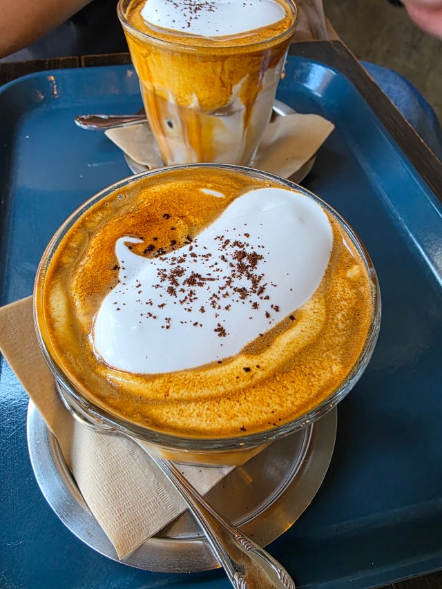 밸런스가 좋고

맛이 고급스러움

에쏘 라떼 ...