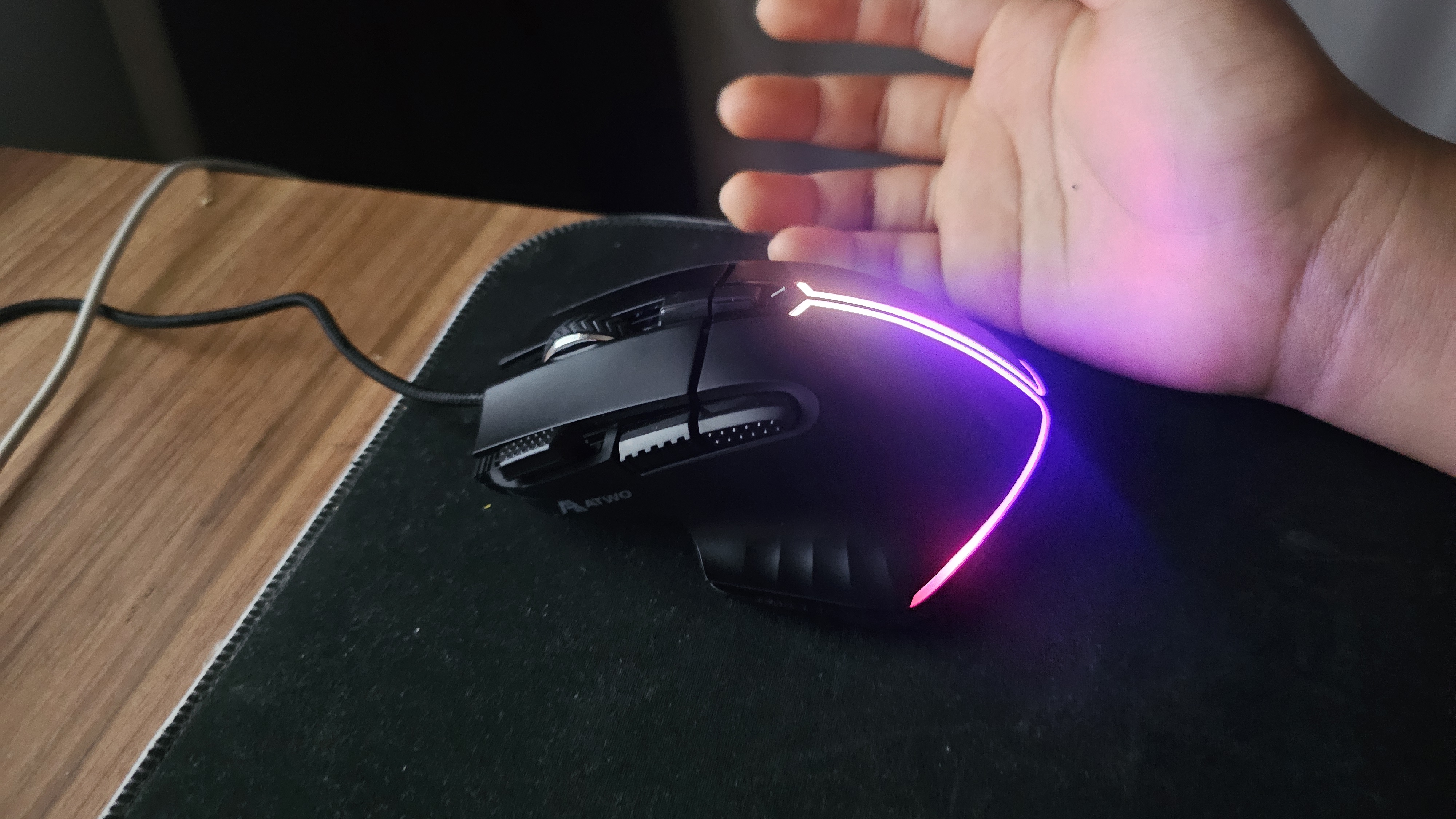 에이투 AG0103 고감도 RGB 유선 USB 게이밍 마우스 컴퓨터 PC 노트북
