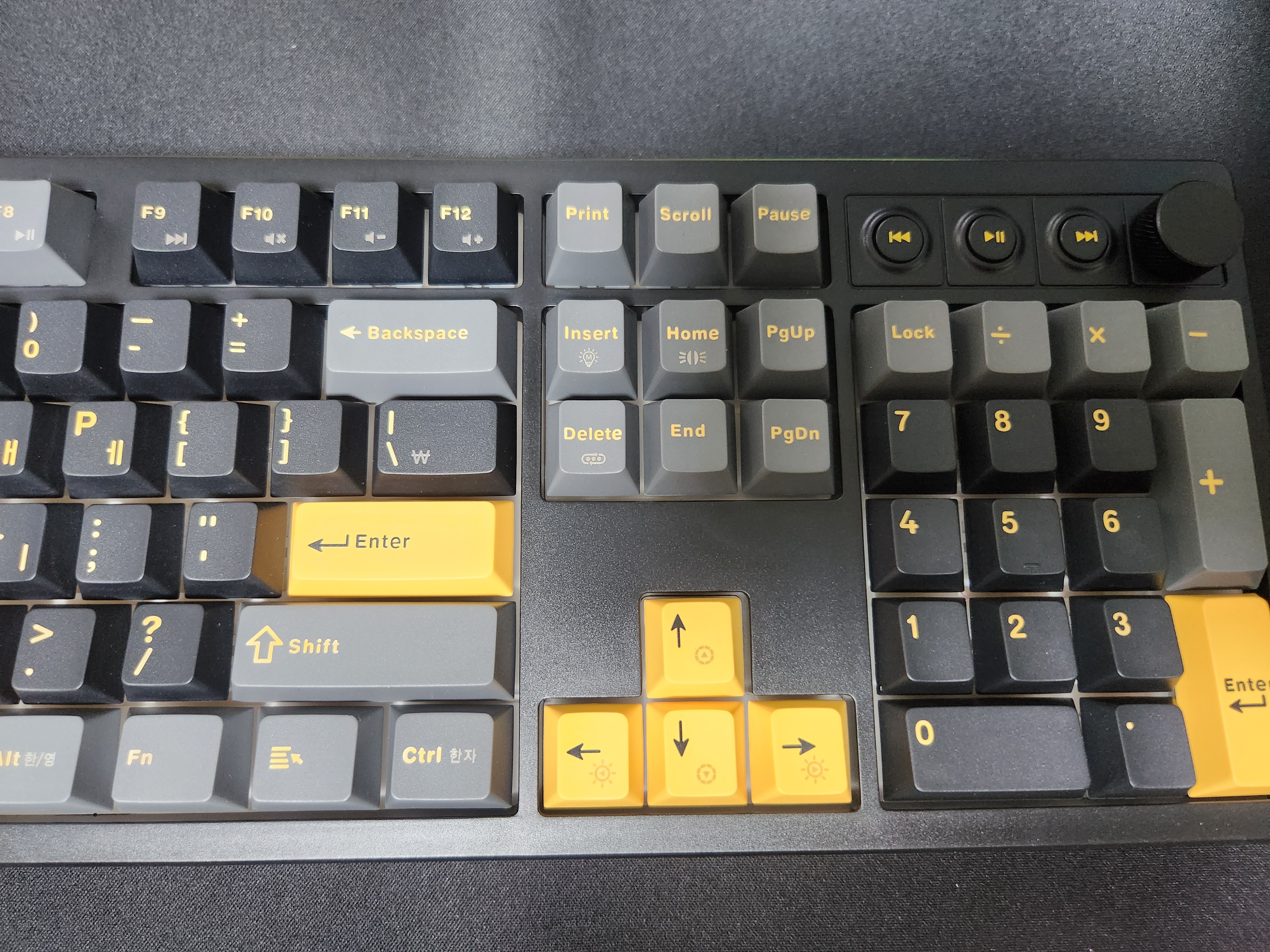 에이투 GK5 프로 유무선 게이밍키보드 LED 기계식 USB 풀배열 발로란트 오버워치 GK5PRO 오테뮤 그레이축