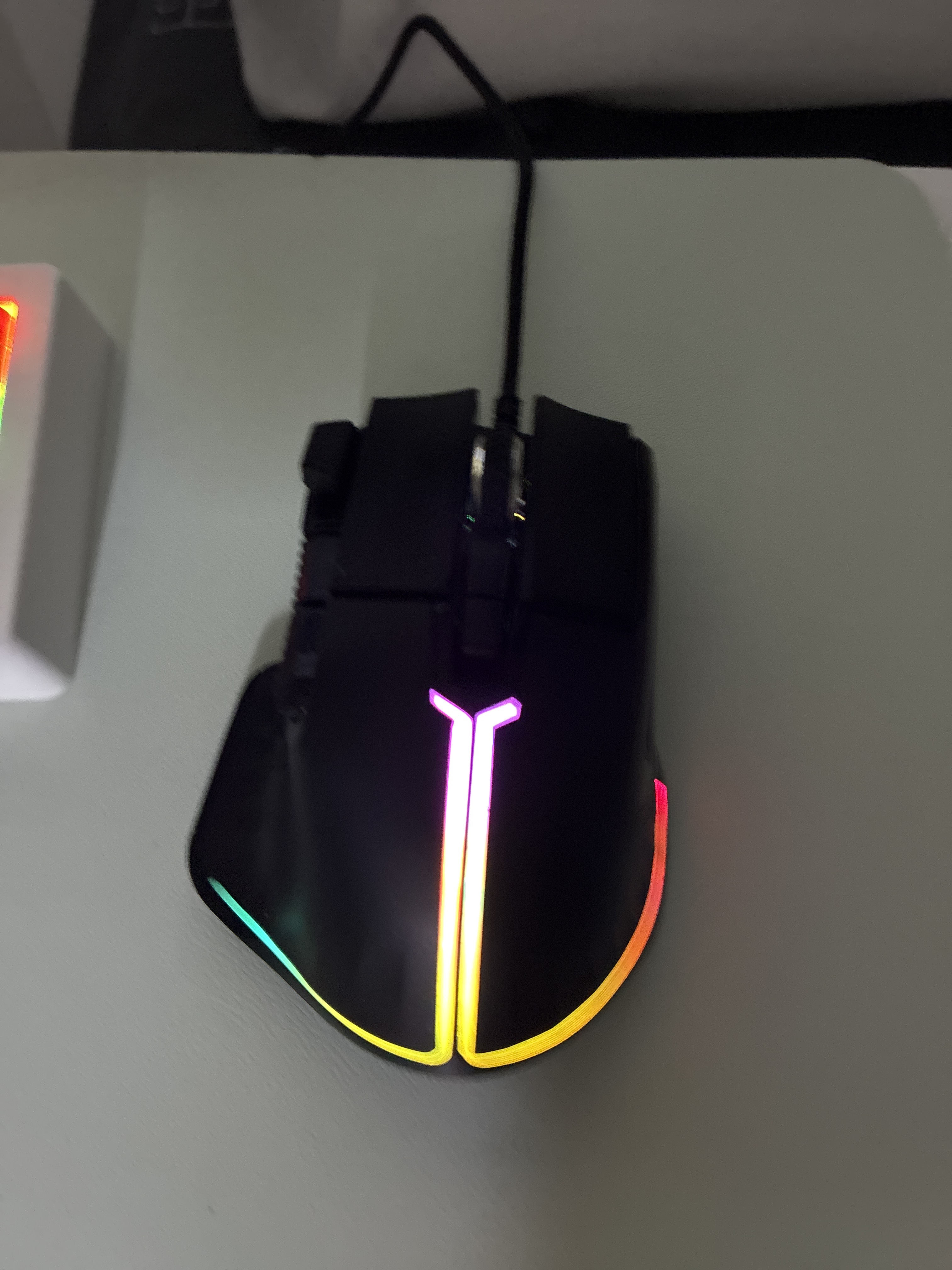 에이투 AG0103 고감도 RGB 유선 USB 게이밍 마우스 컴퓨터 PC 노트북