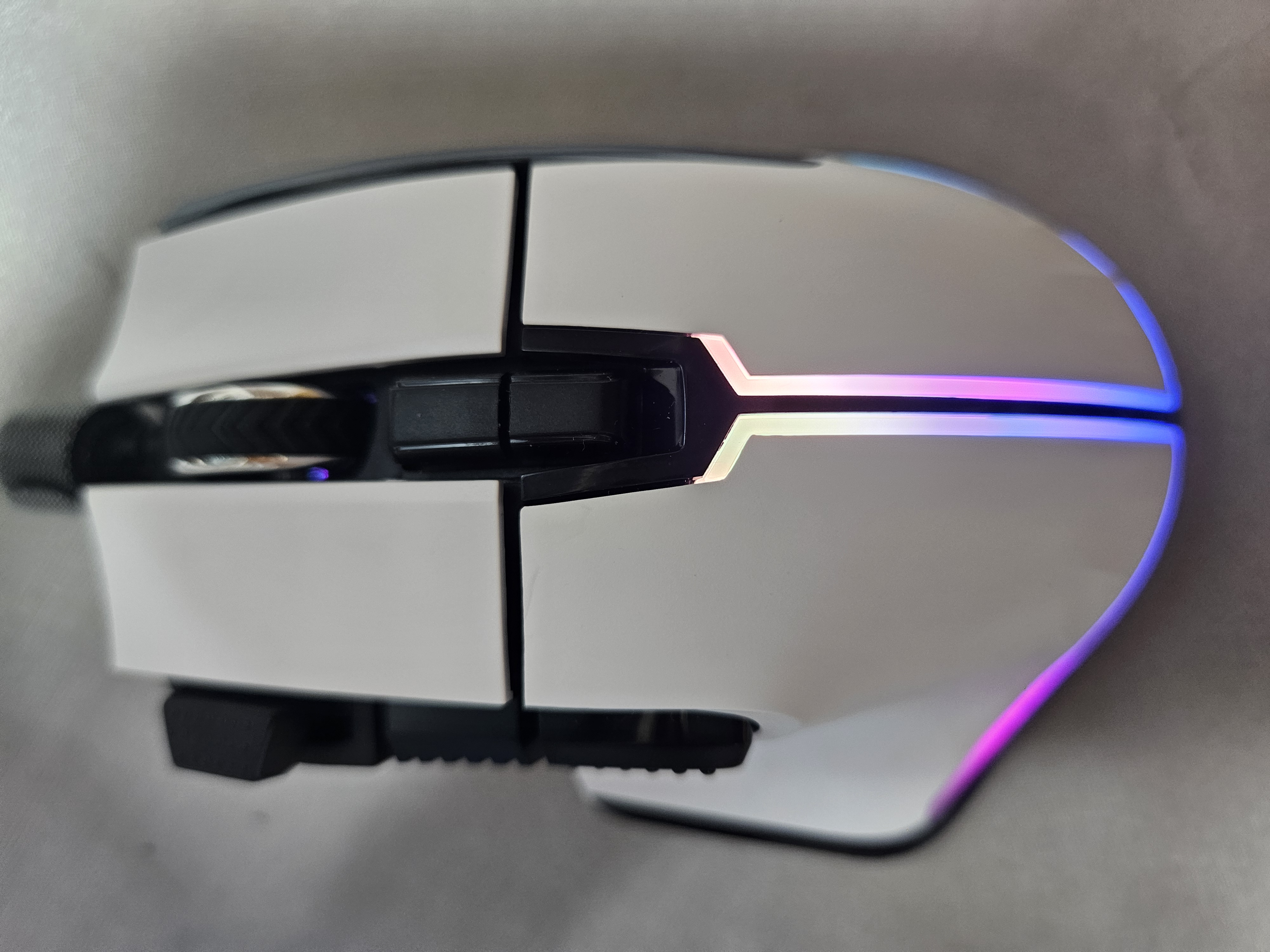 에이투 AG0103 고감도 RGB 유선 USB 게이밍 마우스 컴퓨터 PC 노트북