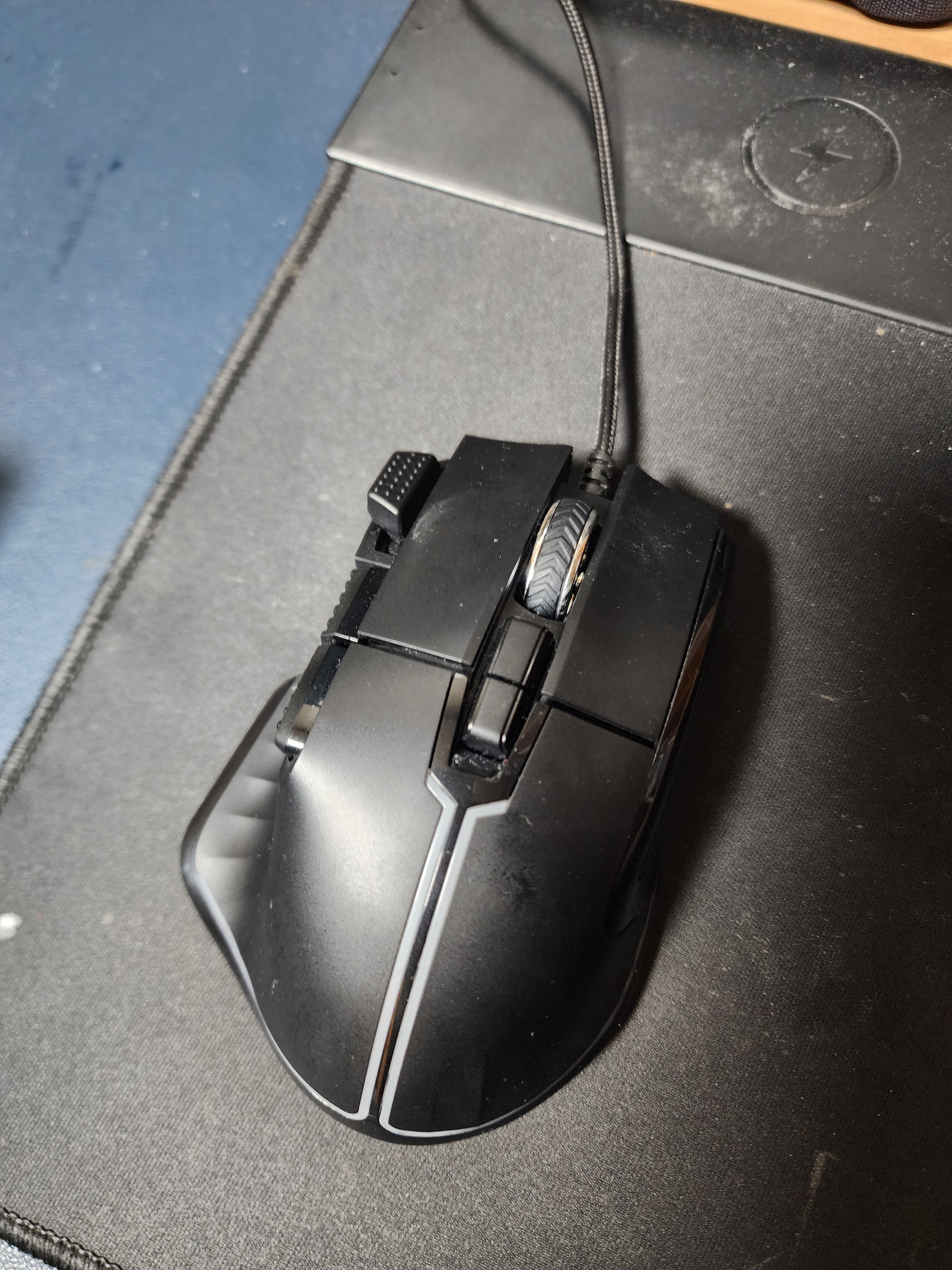 에이투 AG0103 고감도 RGB 유선 USB 게이밍 마우스 컴퓨터 PC 노트북