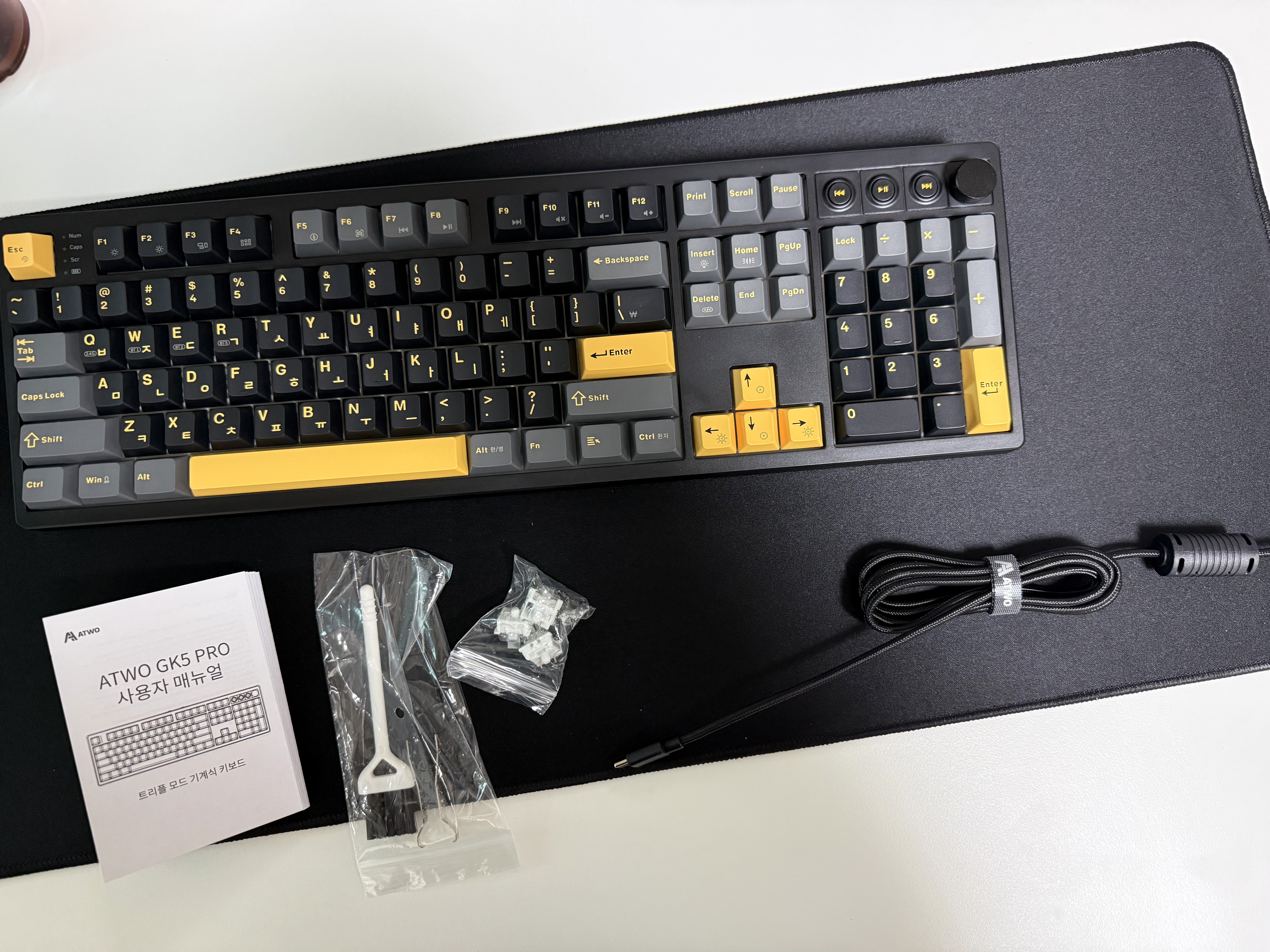 에이투 GK5 프로 유무선 게이밍키보드 LED 기계식 USB 풀배열 발로란트 오버워치 GK5PRO 오테뮤 그레이축