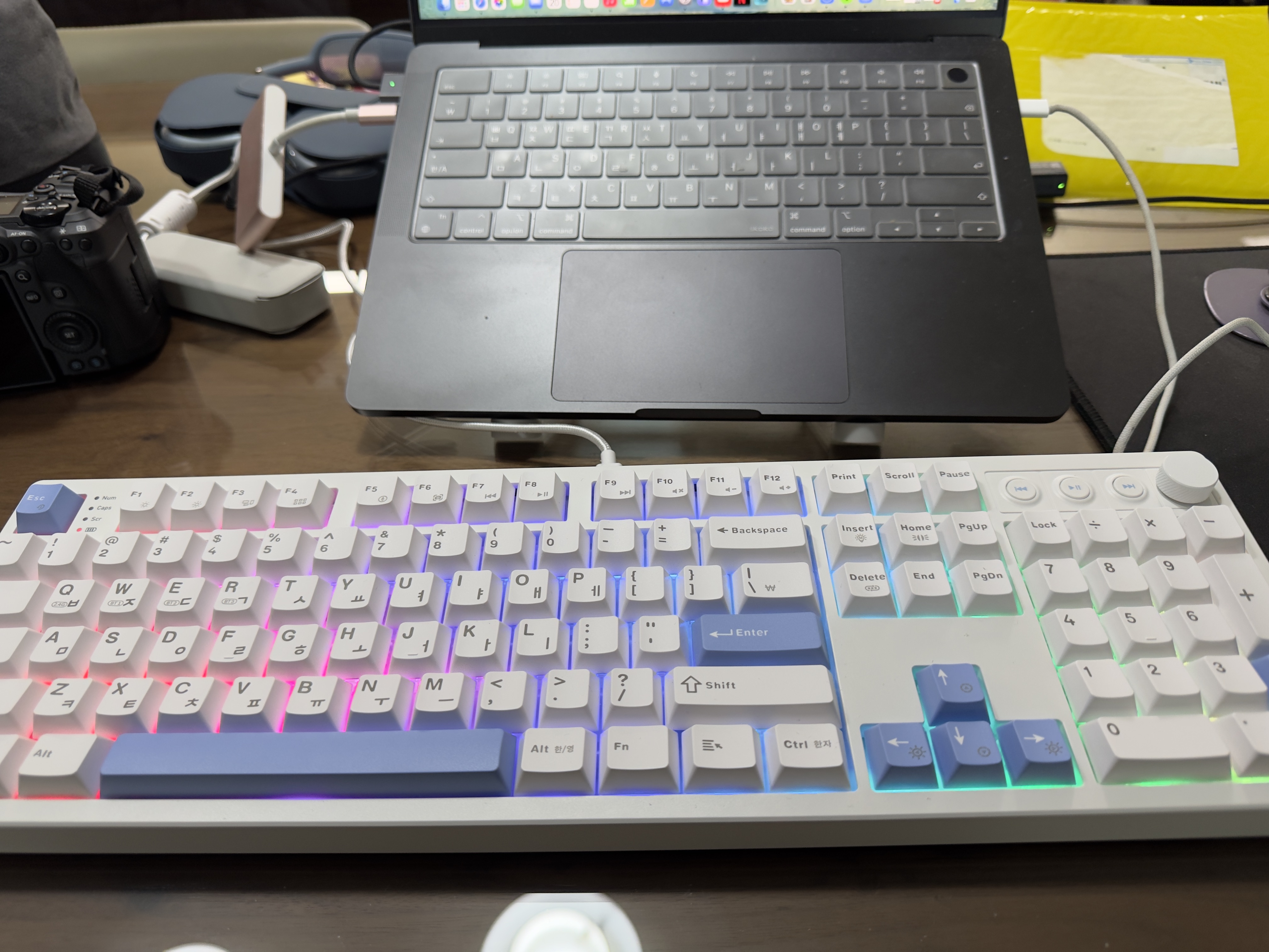 에이투 GK5 프로 유무선 게이밍키보드 LED 기계식 USB 풀배열 발로란트 오버워치 GK5PRO 오테뮤 그레이축