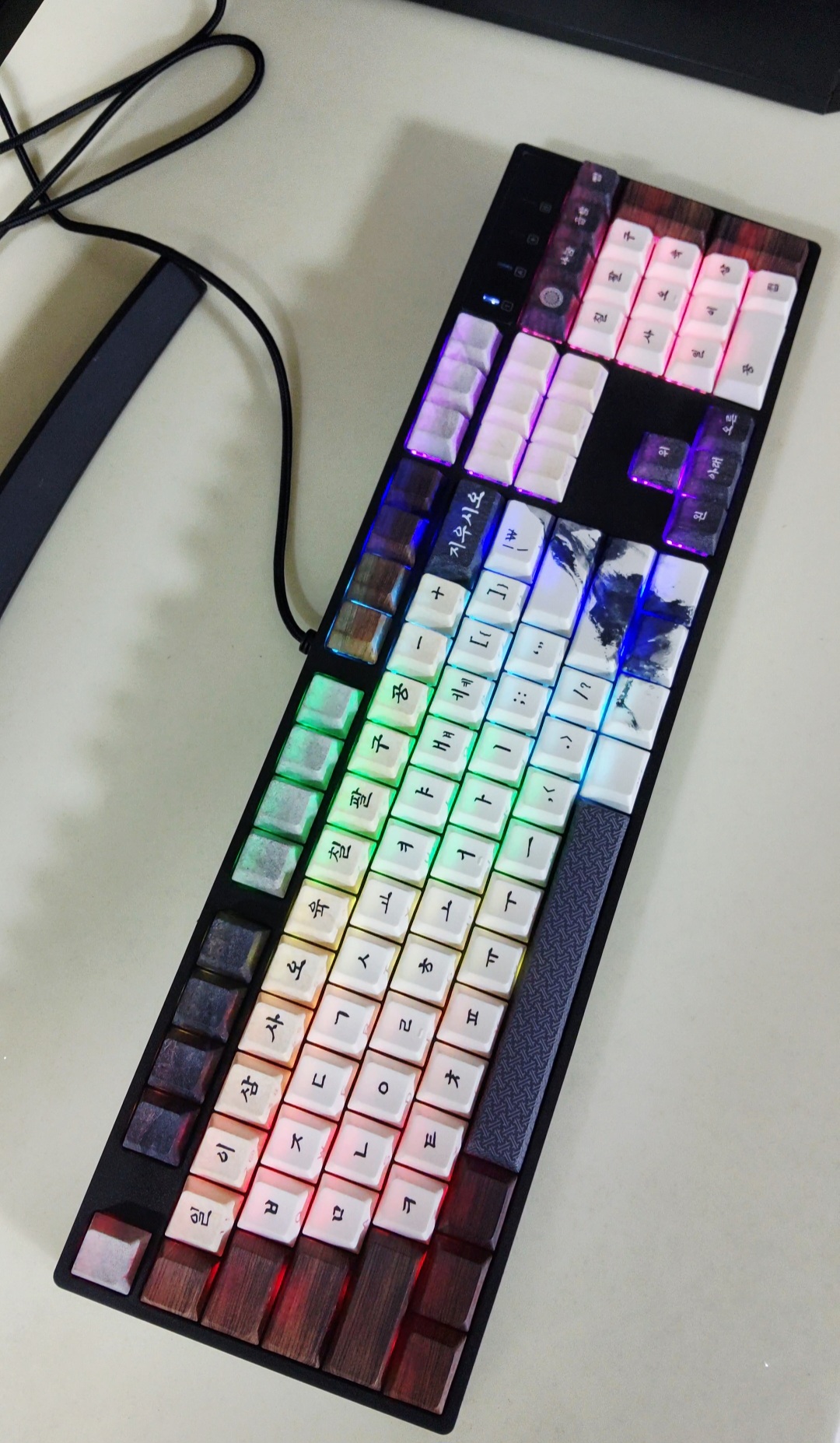 에이투 타음 문방사우 케이 에디션 디자인 브랜드 LED 단청 기계식 사무용 유선 키보드 저소음 적축
