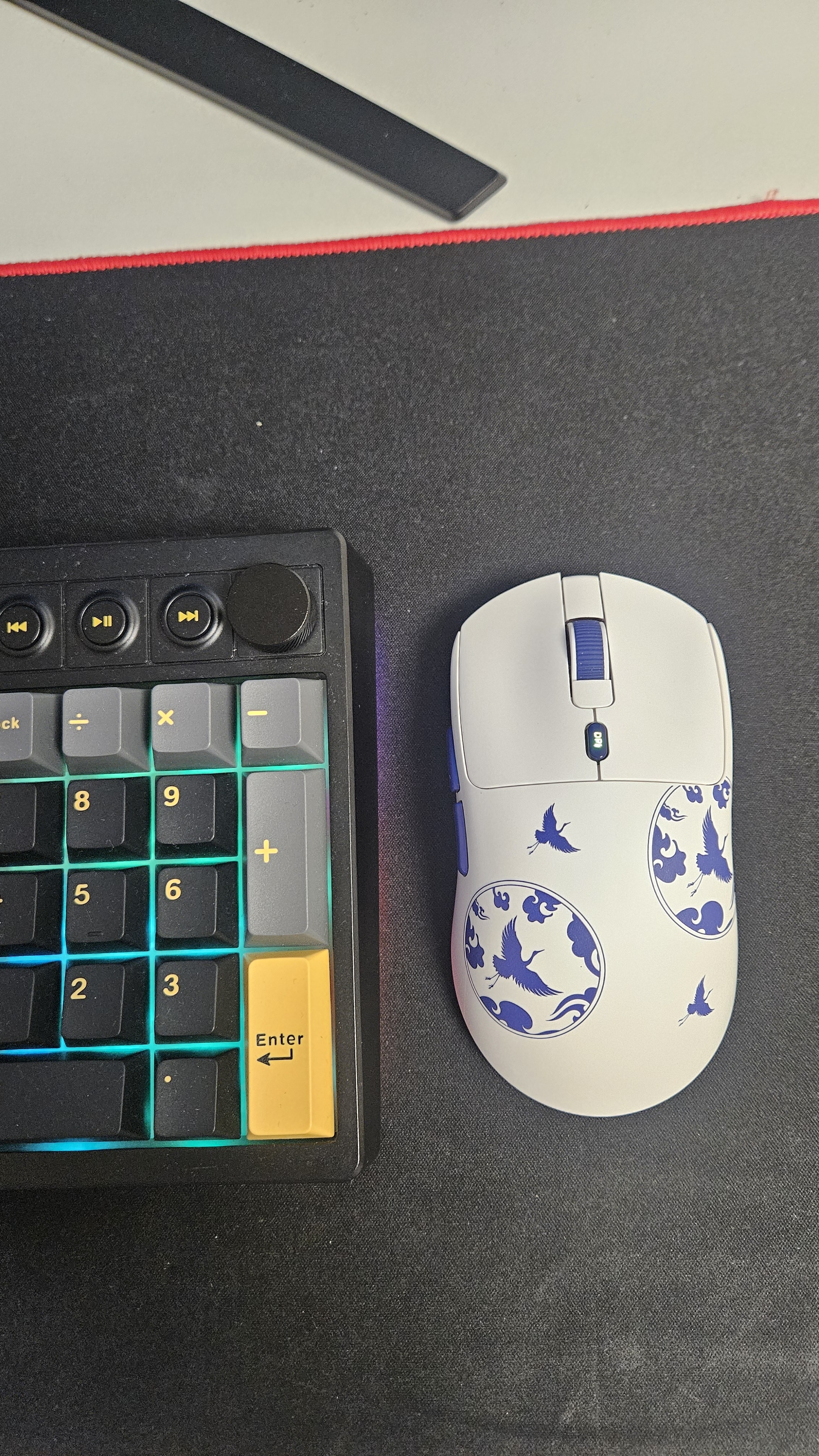 에이투 GM3 프로 고려청자 에디션 초경량 유선 블루투스 무선 게이밍 마우스 GM3 PRO TE1