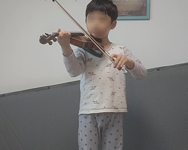 활 모양이 사진과 달라서(리뉴얼 된 건 가봐요..?) 아이가 조금 실망했...