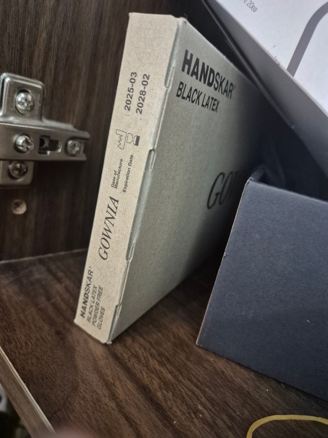 왼쪽
오른쪽
구별없이 사용가능
다만 넘 작은사이즈
시켰나봥ᆢㅠ