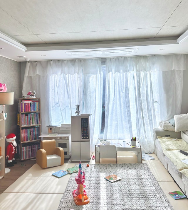 거실커튼으로 달았는데 진짜 이뻐요
