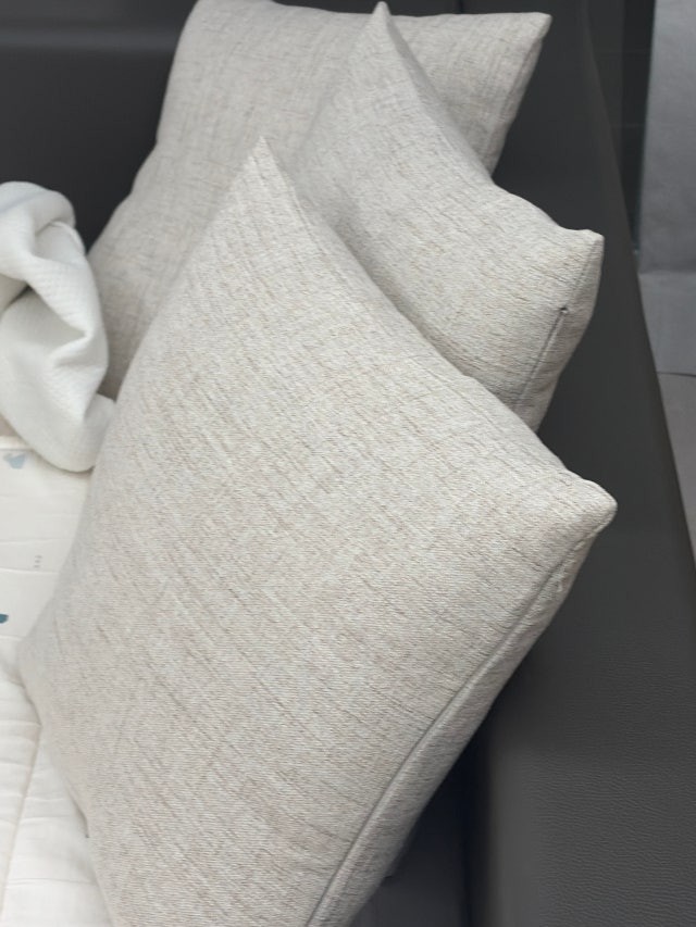 커버만 잘못 사서 솜도 시켰는데 좋아요