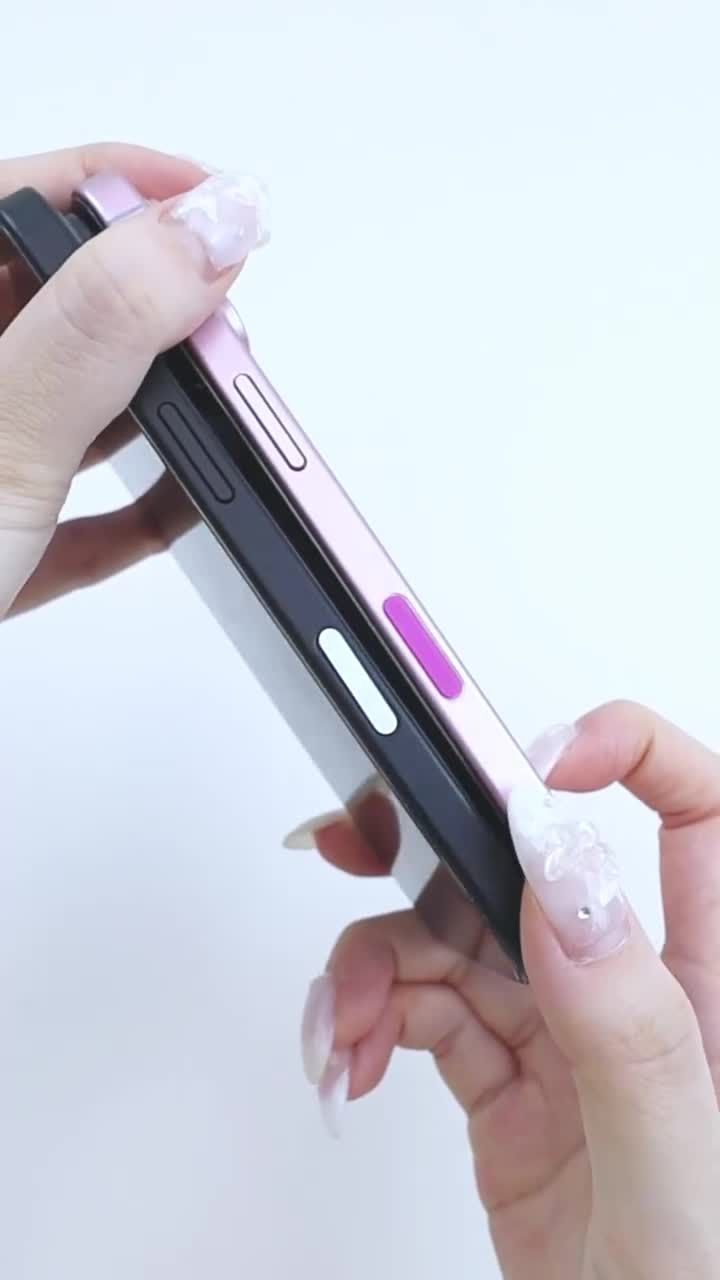 아이폰 16 프로 맥스 카메라 버튼 보호 스티커 부착 이미지