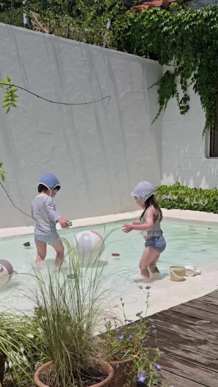 올아이원트 비키니 래쉬가드