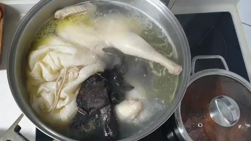 능이버섯 백숙만들기 국물이 끝내주는 능이버섯백숙~!!온가족 건강 보양식으로 추천합니다.