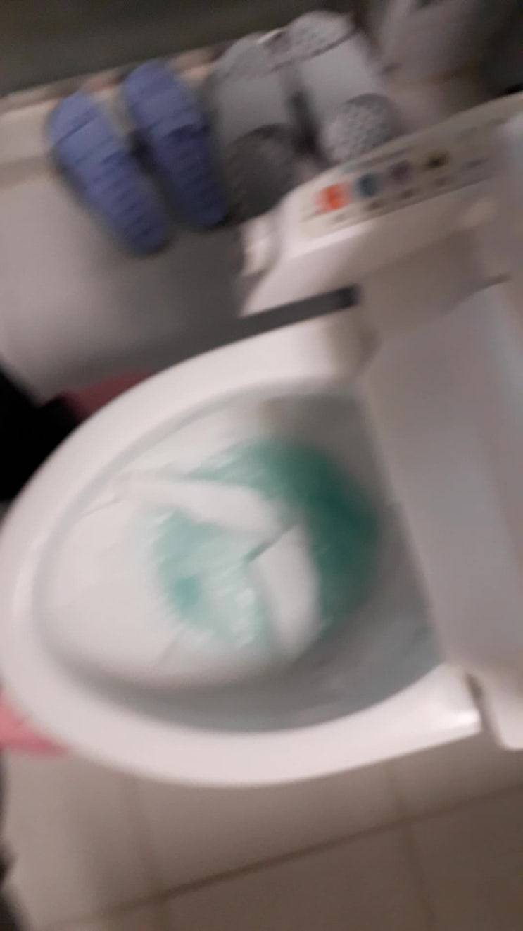 변기물이넘치는꿈  행운을 가져다 준다고 합니다.