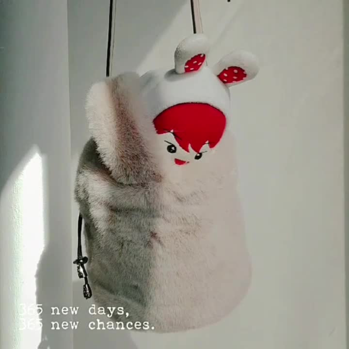 유니크모먼트 레빗백 Rabbit Bag 솜뭉치 인형 가방 구입! 유니크모먼트 레빗백 Rabbit Bag 솜뭉치 인형 가방 구입!