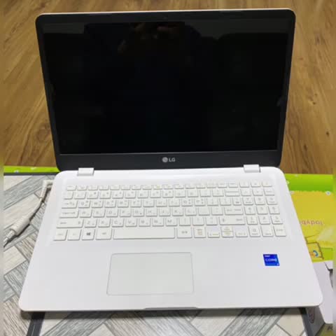  LG전자 울트라PC 노트북 화이트 15U50P-GR56K 가성비 좋네요
