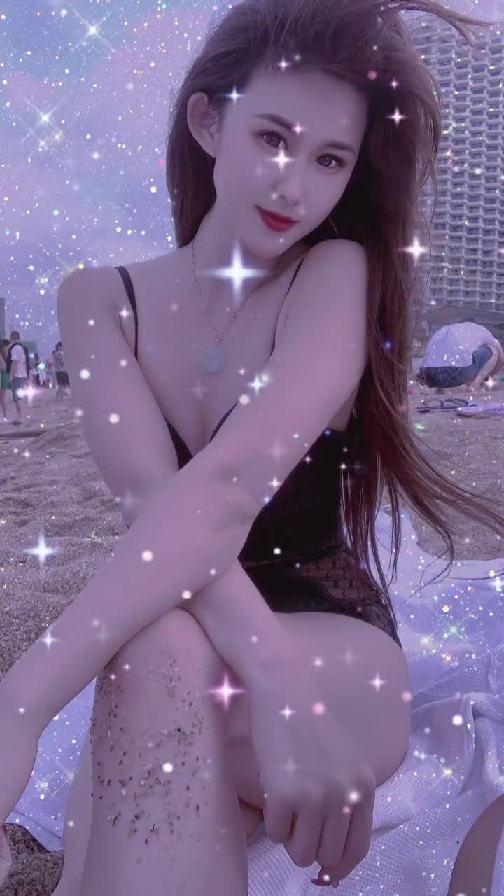  긴 생머리 라인 살아있는 블랙 비키니녀