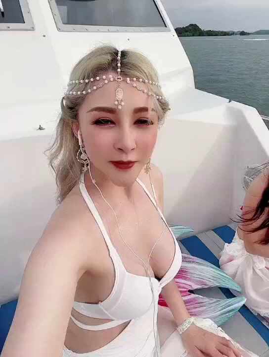  일반인 혼혈의 환상적인 비키니 몸매
