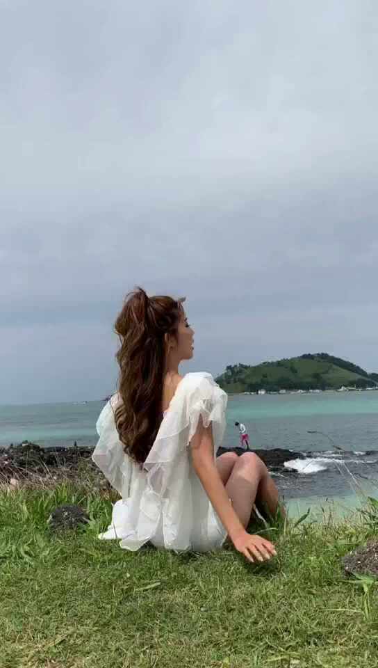  아이유 닮은 속옷 비키니 모델의 착한 몸매
