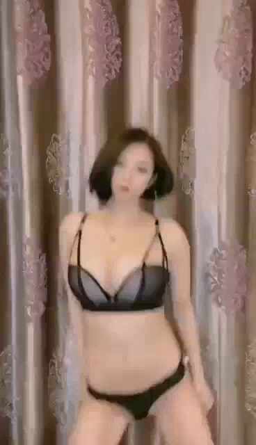  비키니 입고 섹시댄스 추는 육덕녀