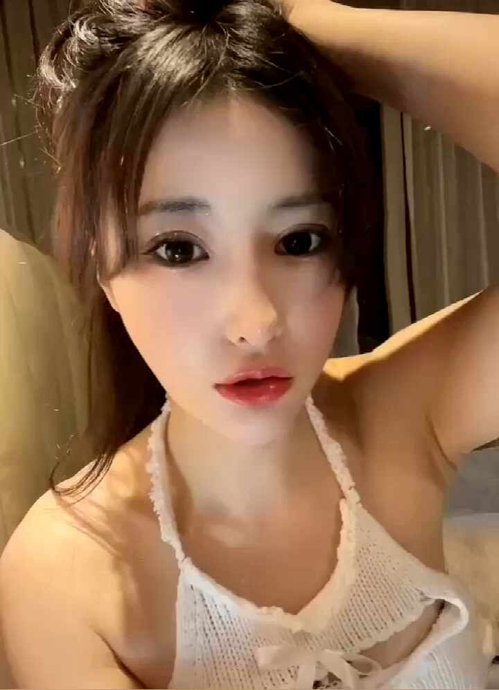  애교덩어리 깨물어주고 싶은 여자친구 꾸러기표정