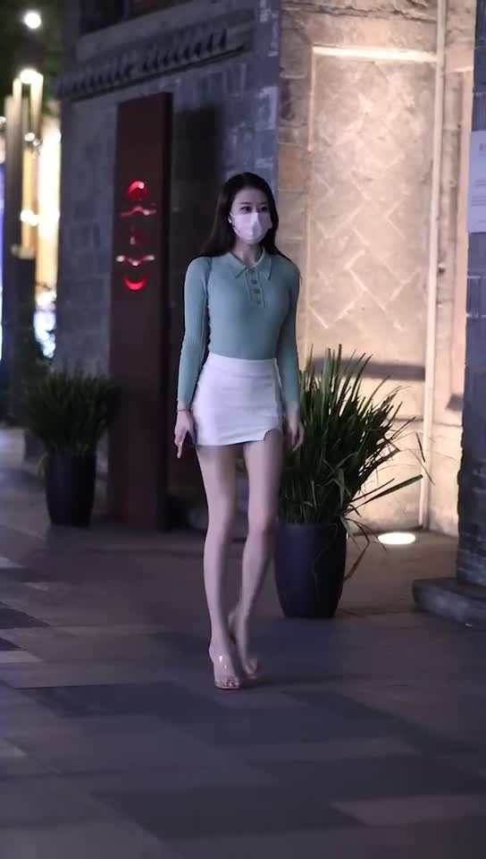  대륙의 일반인 남심 저격하는 머리 묶기 섹시몸매 주의