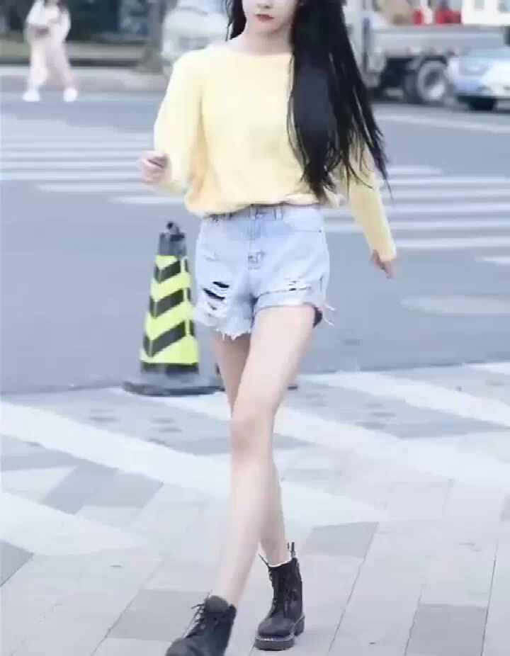  길거리 상큼발랄 비제이 깡충깡충