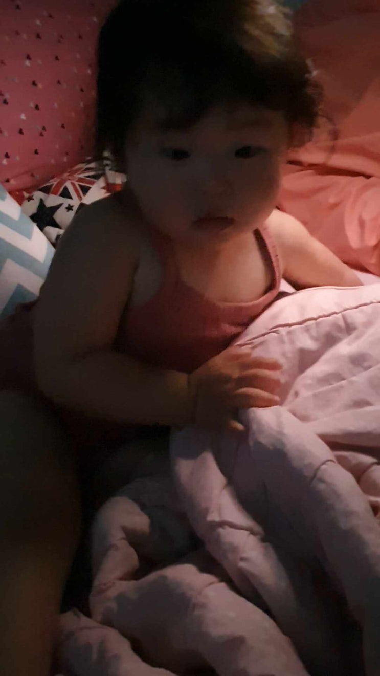  아기 옹알이