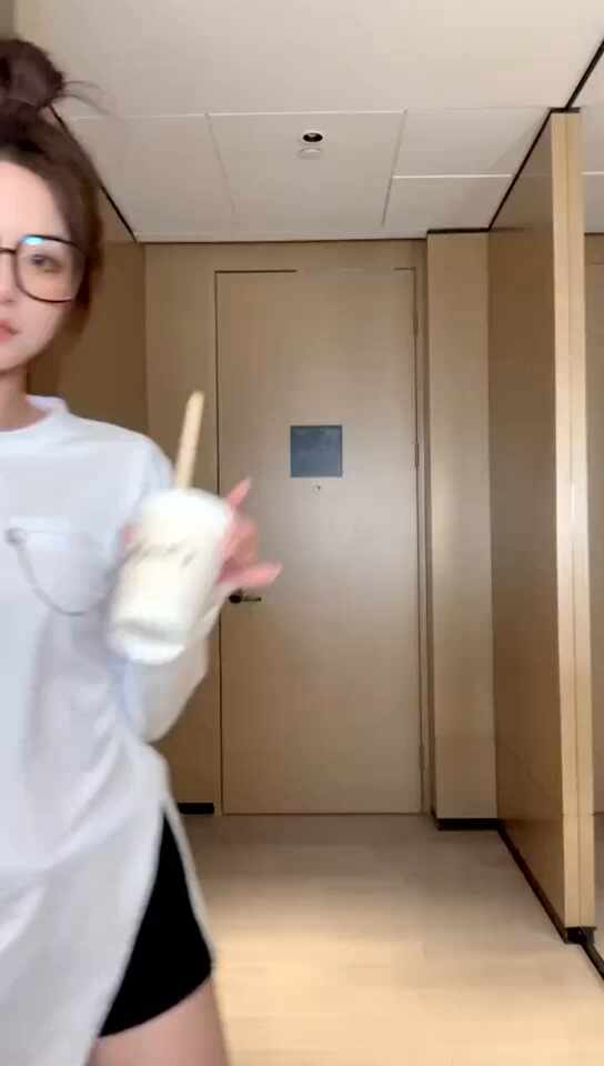  흔녀인줄 알았는데 섹시 앙큼 고양이로 변신 은꼴 영상