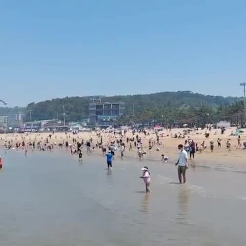 을왕리해수욕장 폐장? 개장하기 전과 같아요, 개수대와 파라솔만 없어요~ #인산인해