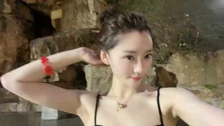  인기bj 섹시한 비키니 입은 영상~