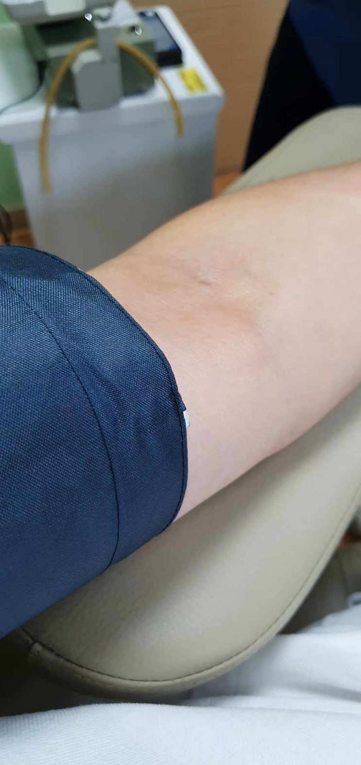  헌혈을 하였는데, 간호사선생님이 지정헌혈 RH- B형 혈소판 지정헌혈 요청이 왔어요, 화순암센터에 있는 환자더라고요. 헌혈 봉사자님들 참여 부탁드립니다.